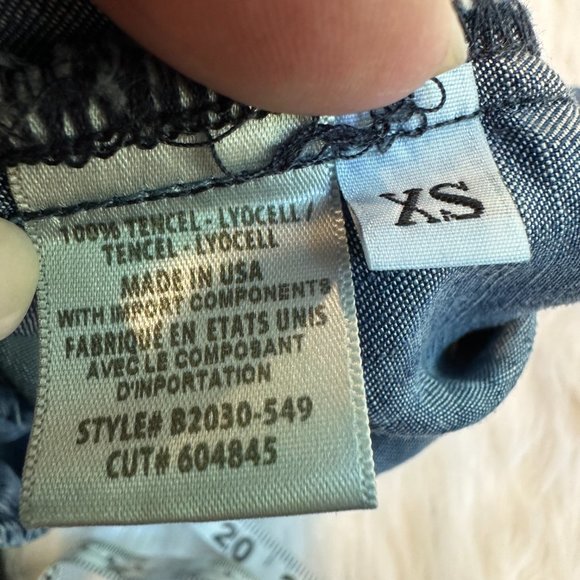 cloth & stone Anthro Buttoned Shirt Denim Chambray Boho Western XS #B2030-549 - Picture 9 of 10